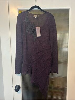 NWT Zuza Bart 100% Linen Asymmetrical Plum Knit Tunic with Floral Applique